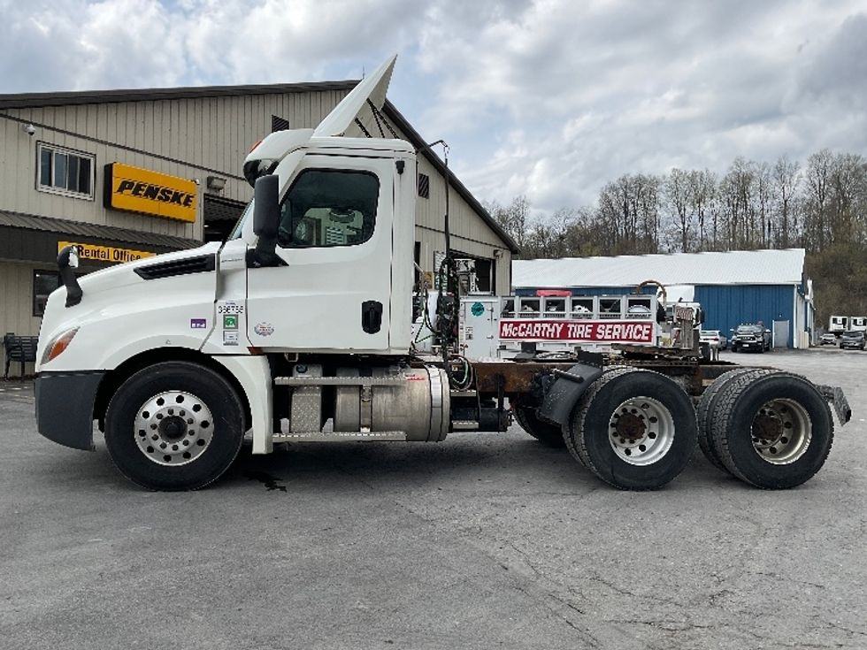 Day Cab Tractor-Heavy Duty Tractors-Freightliner-2020-T12664ST-Whitesboro-NY-241,366\n\t\tmiles-$ 59,250 - Image 4
