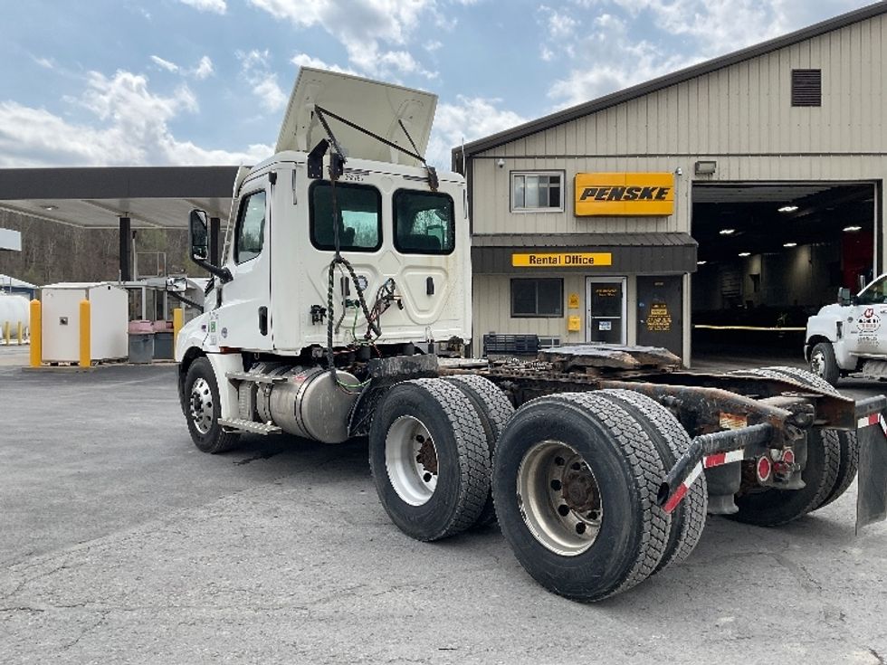 Day Cab Tractor-Heavy Duty Tractors-Freightliner-2020-T12664ST-Whitesboro-NY-241,366\n\t\tmiles-$ 59,250 - Image 5