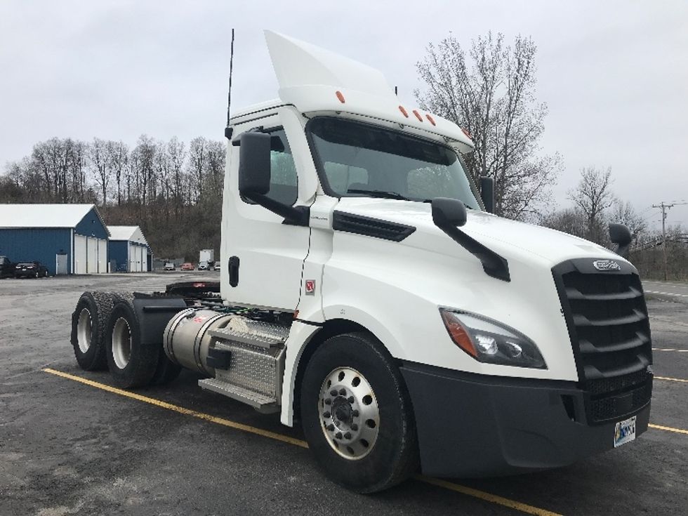 Day Cab Tractor-Heavy Duty Tractors-Freightliner-2020-T12664ST-Whitesboro-NY-274,041\n\t\tmiles-$ 67,250 - Image 1