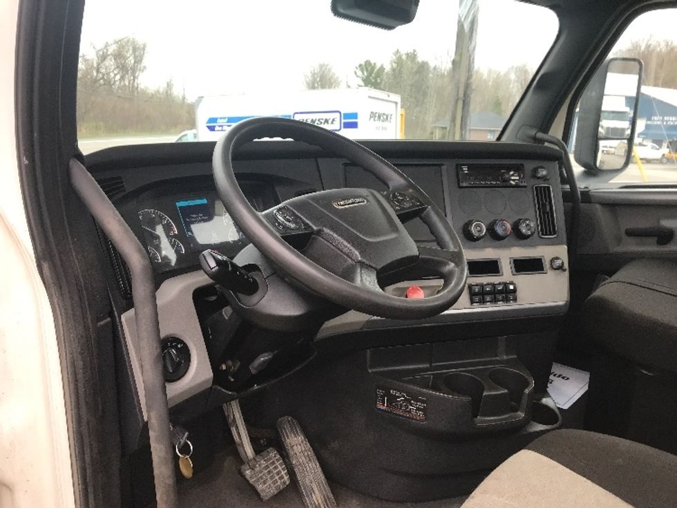 Day Cab Tractor-Heavy Duty Tractors-Freightliner-2020-T12664ST-Whitesboro-NY-274,041\n\t\tmiles-$ 67,250 - Image 10