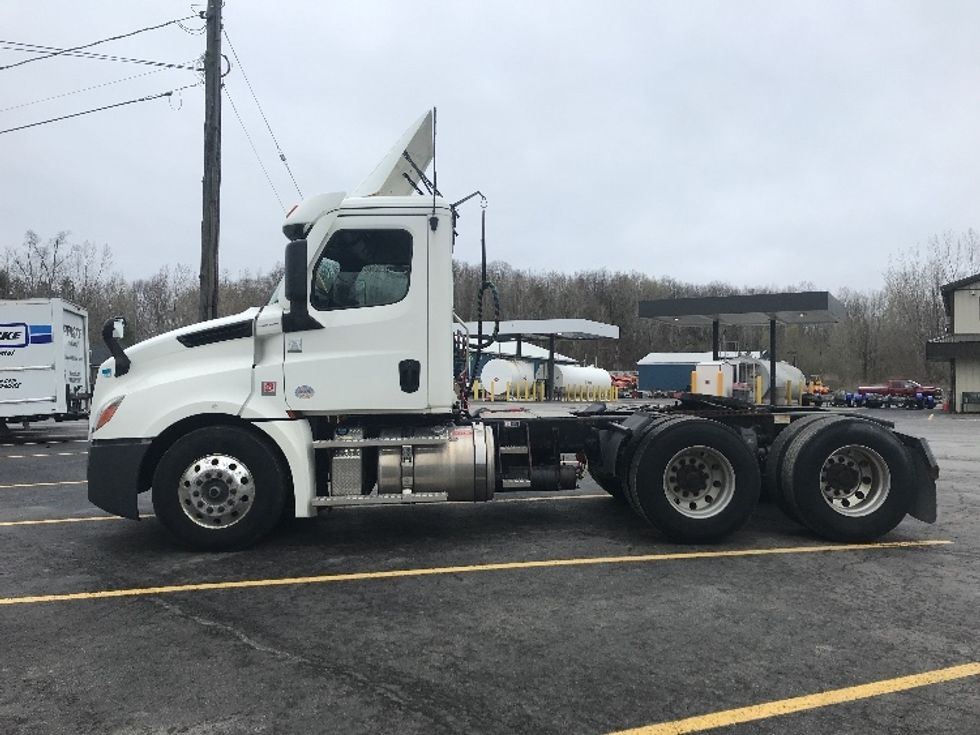 Day Cab Tractor-Heavy Duty Tractors-Freightliner-2020-T12664ST-Whitesboro-NY-274,041\n\t\tmiles-$ 67,250 - Image 4
