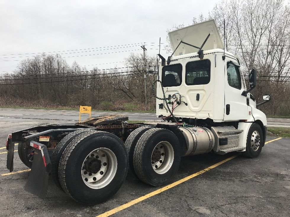 Day Cab Tractor-Heavy Duty Tractors-Freightliner-2020-T12664ST-Whitesboro-NY-274,041\n\t\tmiles-$ 67,250 - Image 7