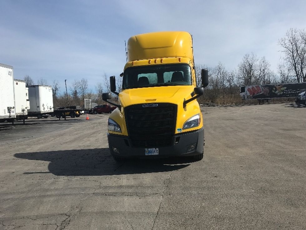Day Cab Tractor-Heavy Duty Tractors-Freightliner-2020-T12664ST-Whitesboro-NY-461,442\n\t\tmiles-$ 34,000 - Image 2