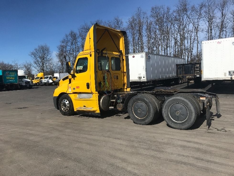 Day Cab Tractor-Heavy Duty Tractors-Freightliner-2020-T12664ST-Whitesboro-NY-461,442\n\t\tmiles-$ 34,000 - Image 5