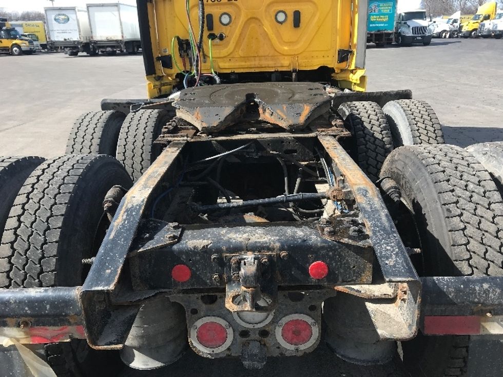 Day Cab Tractor-Heavy Duty Tractors-Freightliner-2020-T12664ST-Whitesboro-NY-461,442\n\t\tmiles-$ 34,000 - Image 6