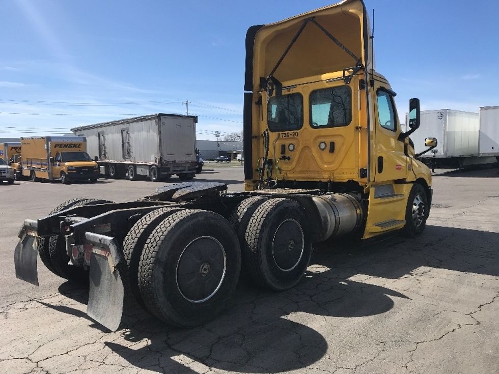 Day Cab Tractor-Heavy Duty Tractors-Freightliner-2020-T12664ST-Whitesboro-NY-461,442\n\t\tmiles-$ 34,000 - Image 7