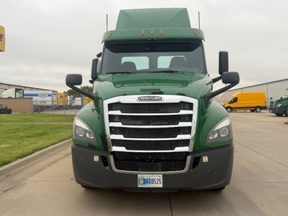 Day Cab Tractor-Heavy Duty Tractors-Freightliner-2020-T12664ST-Wichita-KS-278,353\n\t\tmiles-$ 59,250 - Image 2