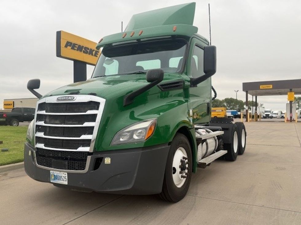 Day Cab Tractor-Heavy Duty Tractors-Freightliner-2020-T12664ST-Wichita-KS-278,353\n\t\tmiles-$ 59,250 - Image 3