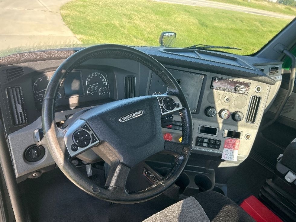 Day Cab Tractor-Heavy Duty Tractors-Freightliner-2020-T12664ST-Wichita-KS-281,273\n\t\tmiles-$ 60,500 - Image 10