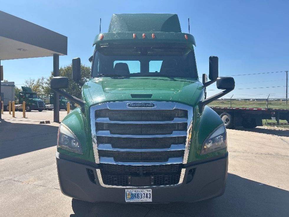 Day Cab Tractor-Heavy Duty Tractors-Freightliner-2020-T12664ST-Wichita-KS-281,273\n\t\tmiles-$ 60,500 - Image 2