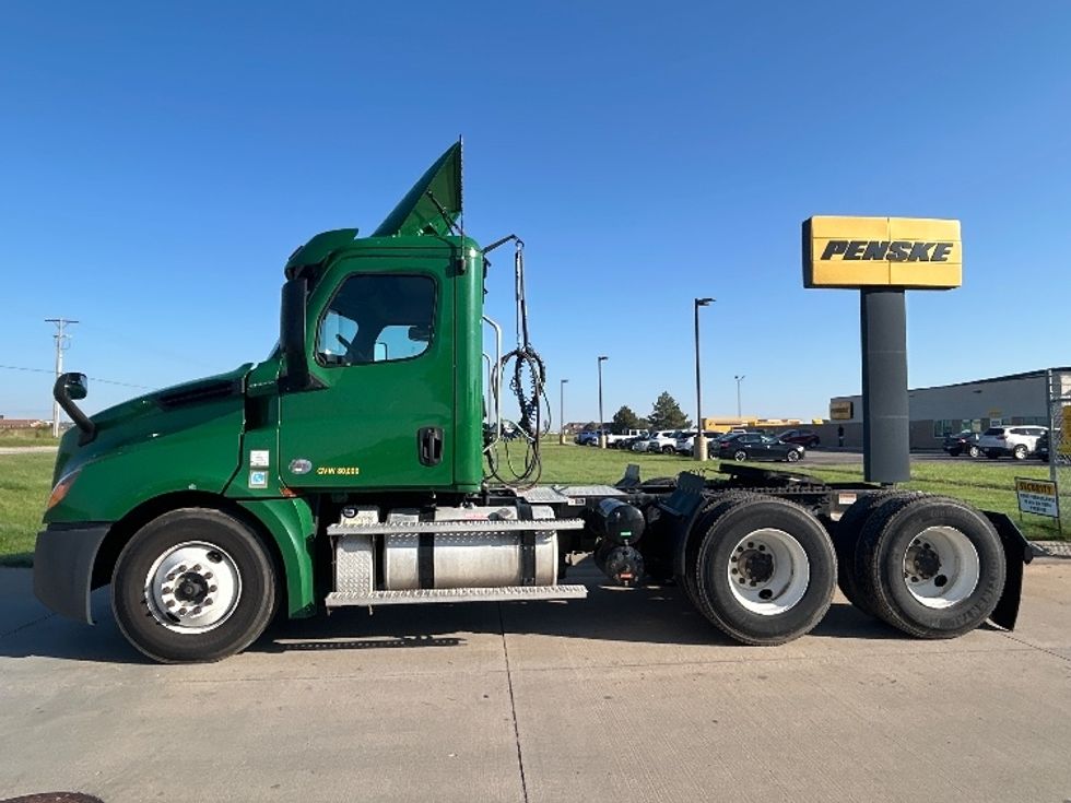 Day Cab Tractor-Heavy Duty Tractors-Freightliner-2020-T12664ST-Wichita-KS-281,273\n\t\tmiles-$ 60,500 - Image 4