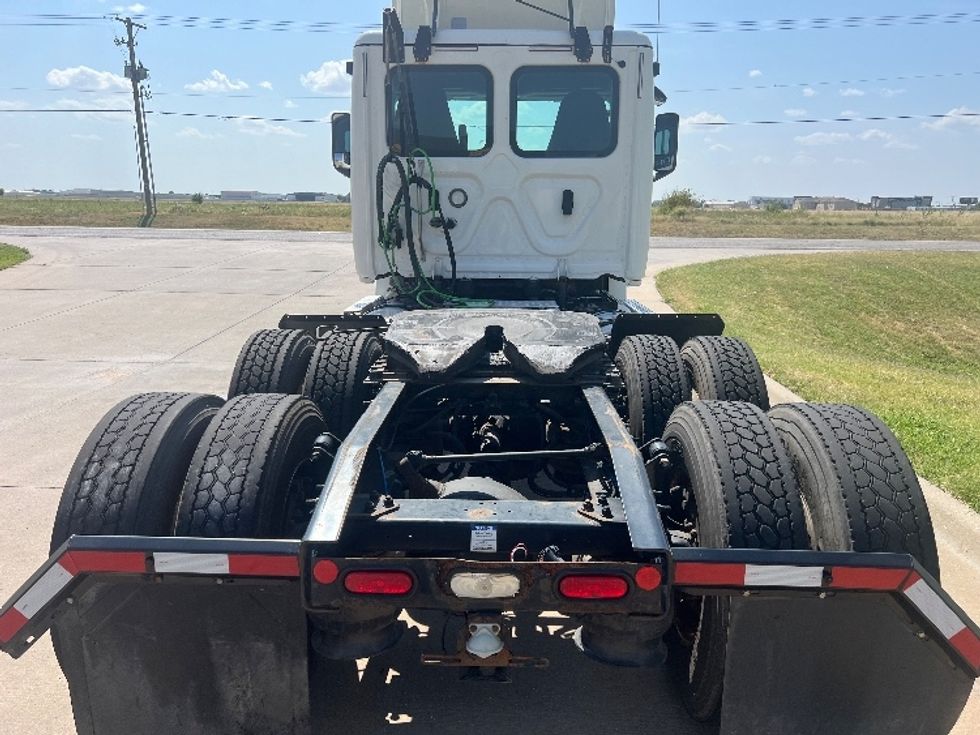 Day Cab Tractor-Heavy Duty Tractors-Freightliner-2020-T12664ST-Wichita-KS-402,646\n\t\tmiles-$ 71,250 - Image 6