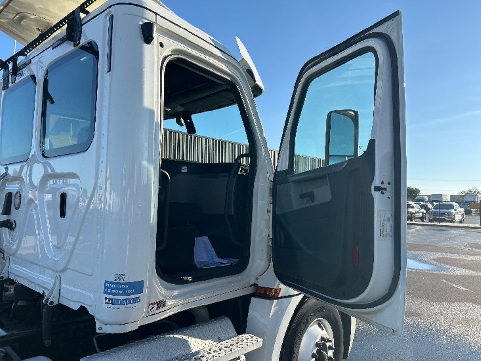 Day Cab Tractor-Heavy Duty Tractors-Freightliner-2020-T12664ST-Wichita-KS-510,636\n\t\tmiles-$ 45,750 - Image 12