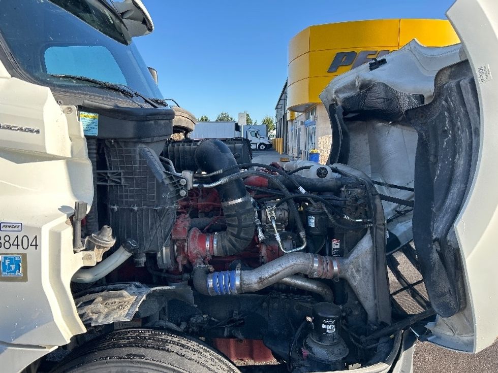 Day Cab Tractor-Heavy Duty Tractors-Freightliner-2020-T12664ST-Wichita-KS-510,636\n\t\tmiles-$ 45,750 - Image 15