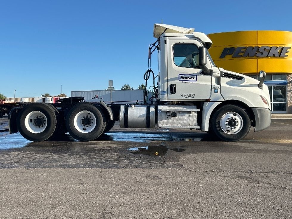 Day Cab Tractor-Heavy Duty Tractors-Freightliner-2020-T12664ST-Wichita-KS-510,636\n\t\tmiles-$ 45,750 - Image 8