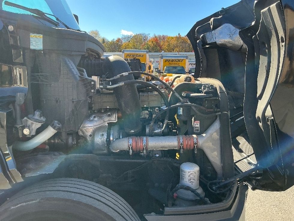 Day Cab Tractor-Heavy Duty Tractors-Freightliner-2020-T12664ST-Wilkes Barre-PA-139,380\n\t\tmiles-$ 61,250 - Image 15