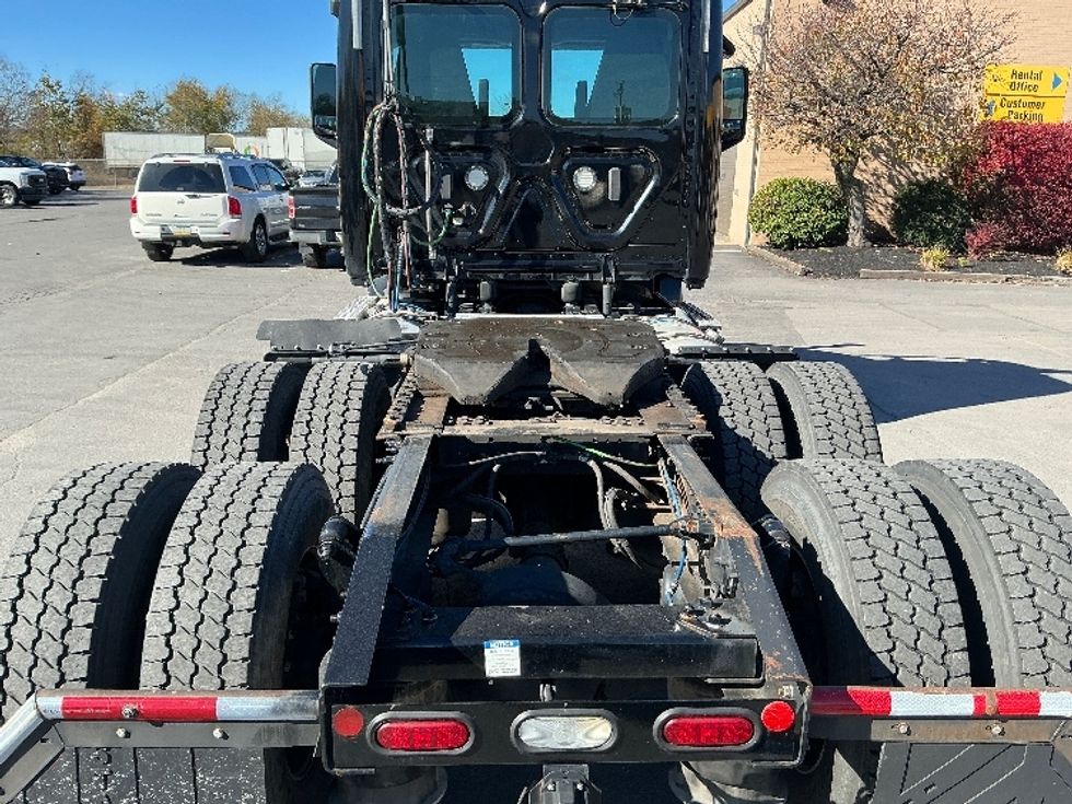 Day Cab Tractor-Heavy Duty Tractors-Freightliner-2020-T12664ST-Wilkes Barre-PA-139,380\n\t\tmiles-$ 61,250 - Image 6