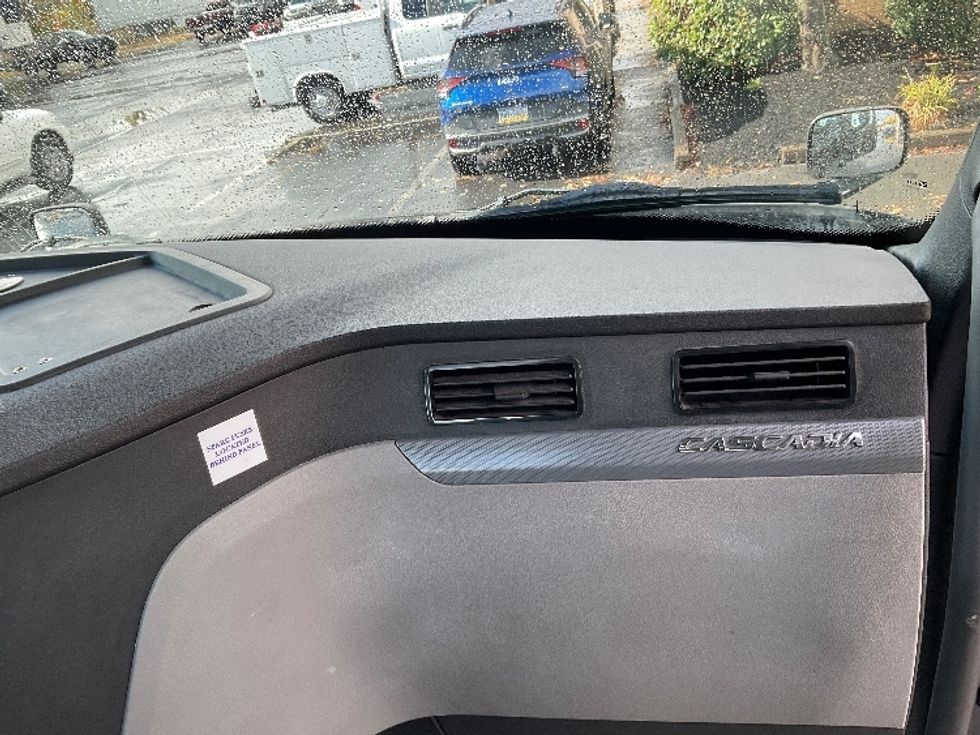 Day Cab Tractor-Heavy Duty Tractors-Freightliner-2020-T12664ST-Wilkes Barre-PA-223,501\n\t\tmiles-$ 56,750 - Image 13