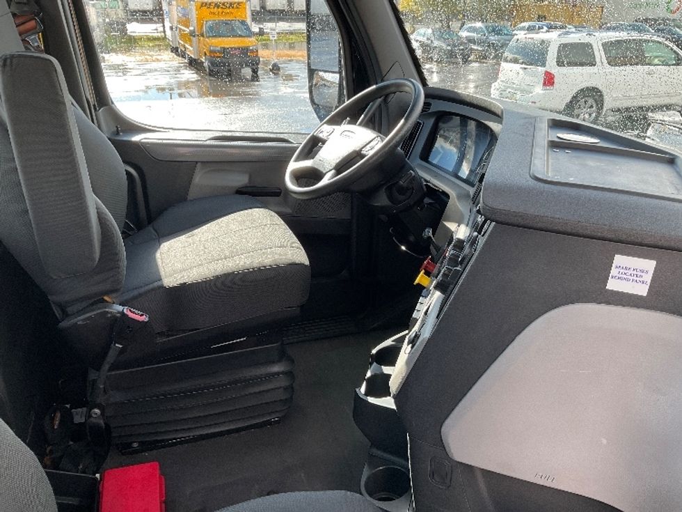 Day Cab Tractor-Heavy Duty Tractors-Freightliner-2020-T12664ST-Wilkes Barre-PA-223,501\n\t\tmiles-$ 56,750 - Image 14