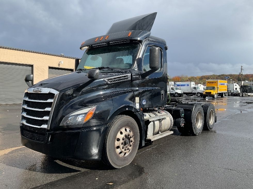 Day Cab Tractor-Heavy Duty Tractors-Freightliner-2020-T12664ST-Wilkes Barre-PA-223,501\n\t\tmiles-$ 56,750 - Image 3