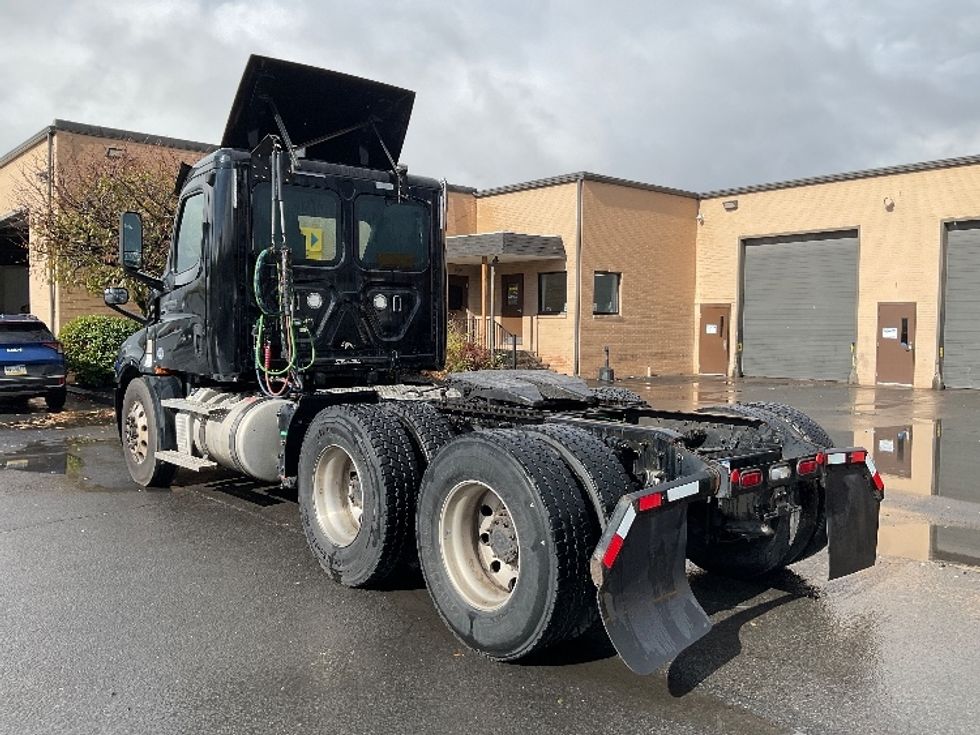 Day Cab Tractor-Heavy Duty Tractors-Freightliner-2020-T12664ST-Wilkes Barre-PA-223,501\n\t\tmiles-$ 56,750 - Image 5
