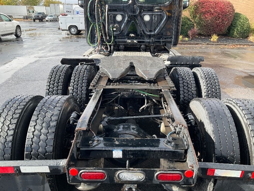 Day Cab Tractor-Heavy Duty Tractors-Freightliner-2020-T12664ST-Wilkes Barre-PA-223,501\n\t\tmiles-$ 56,750 - Image 6