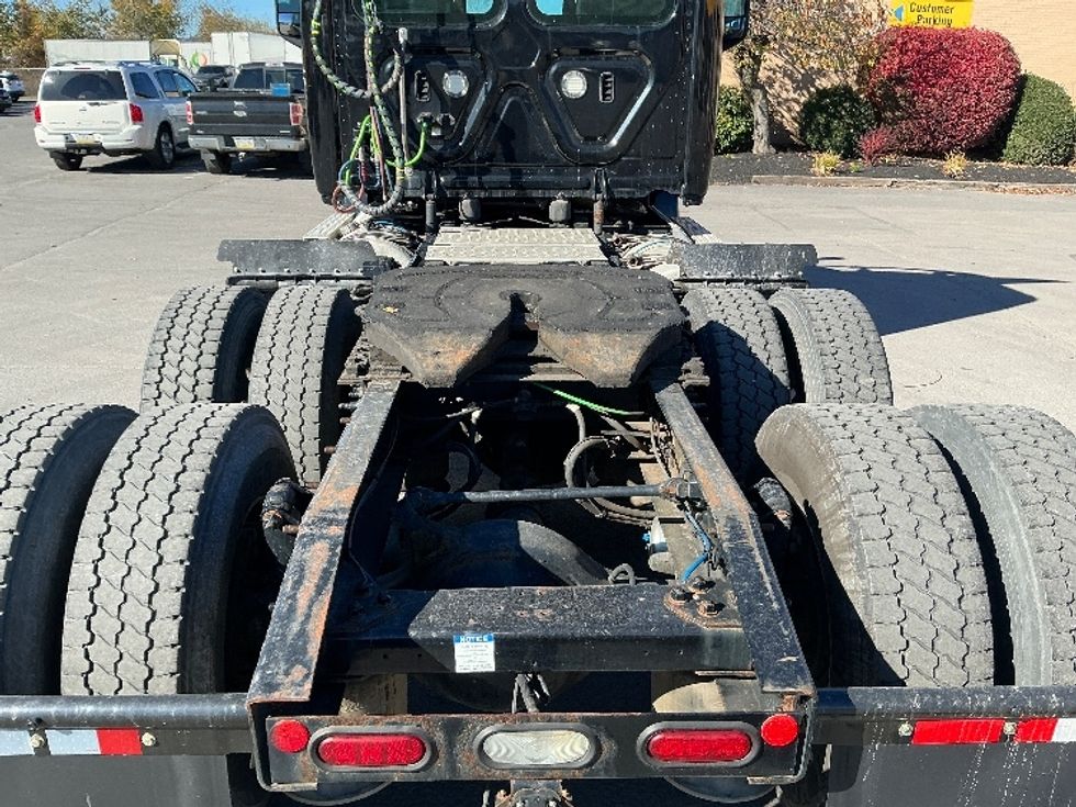 Day Cab Tractor-Heavy Duty Tractors-Freightliner-2020-T12664ST-Wilkes Barre-PA-242,283\n\t\tmiles-$ 55,250 - Image 6