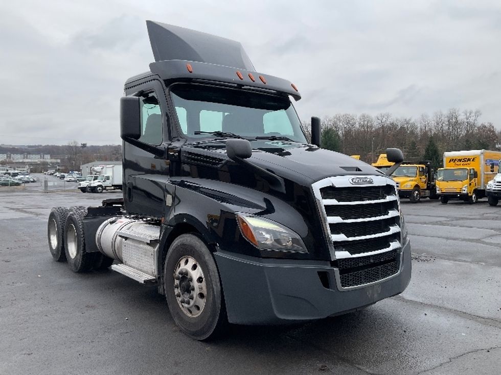 Day Cab Tractor-Heavy Duty Tractors-Freightliner-2020-T12664ST-Wilkes Barre-PA-363,271\n\t\tmiles-$ 48,500 - Image 1