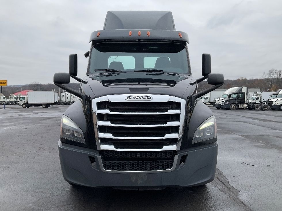 Day Cab Tractor-Heavy Duty Tractors-Freightliner-2020-T12664ST-Wilkes Barre-PA-363,271\n\t\tmiles-$ 48,500 - Image 2
