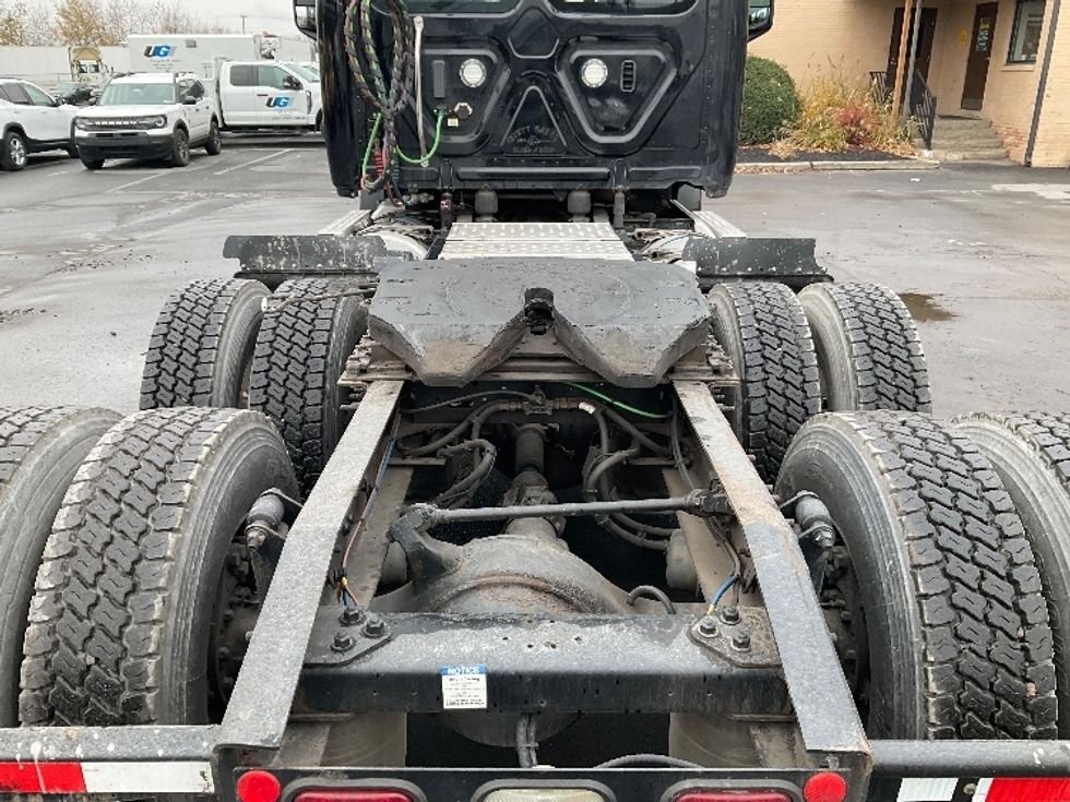 Day Cab Tractor-Heavy Duty Tractors-Freightliner-2020-T12664ST-Wilkes Barre-PA-363,271\n\t\tmiles-$ 48,500 - Image 6