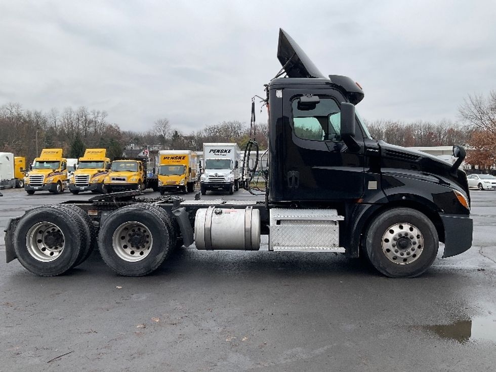Day Cab Tractor-Heavy Duty Tractors-Freightliner-2020-T12664ST-Wilkes Barre-PA-363,271\n\t\tmiles-$ 48,500 - Image 8