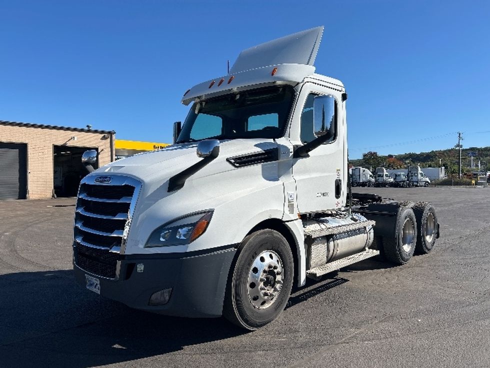 Day Cab Tractor-Heavy Duty Tractors-Freightliner-2020-T12664ST-Wilkes Barre-PA-377,724\n\t\tmiles-$ 52,000 - Image 3