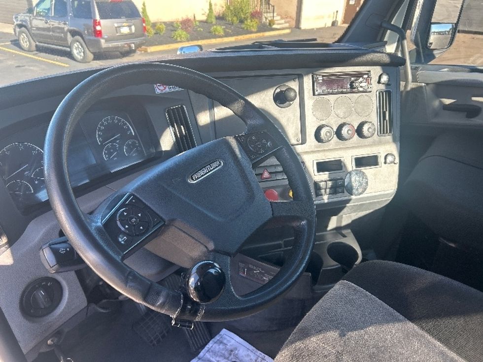 Day Cab Tractor-Heavy Duty Tractors-Freightliner-2020-T12664ST-Wilkes Barre-PA-419,605\n\t\tmiles-$ 50,000 - Image 10