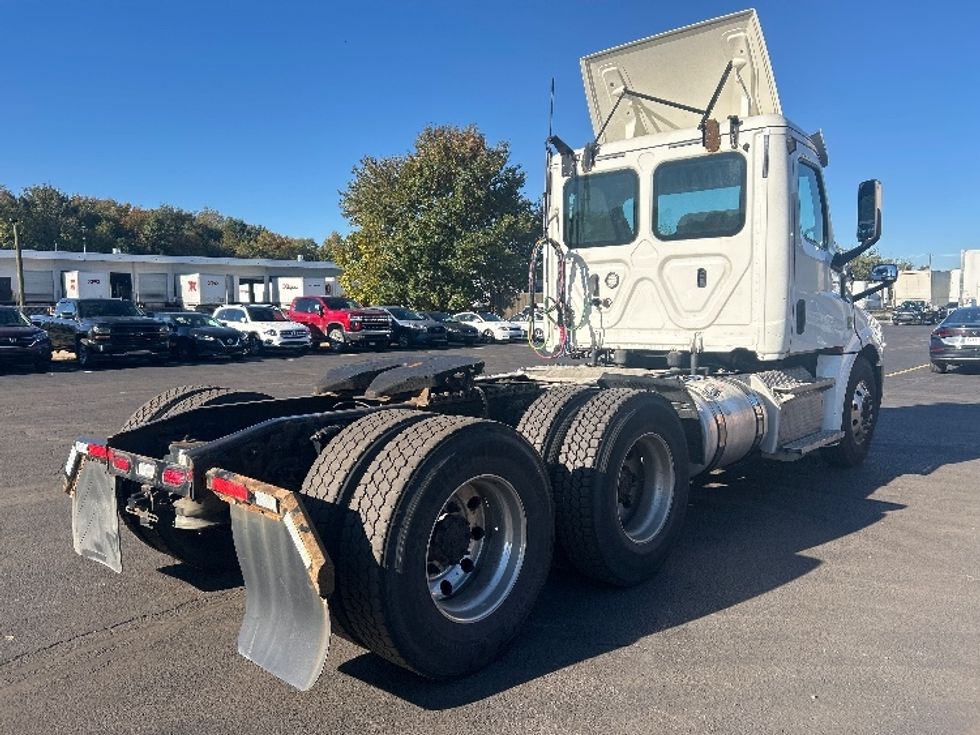Day Cab Tractor-Heavy Duty Tractors-Freightliner-2020-T12664ST-Wilkes Barre-PA-419,605\n\t\tmiles-$ 50,000 - Image 7