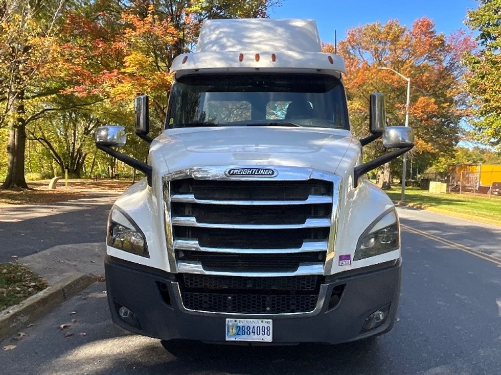 Day Cab Tractor-Heavy Duty Tractors-Freightliner-2020-T12664ST-Wilkes Barre-PA-422,584\n\t\tmiles-$ 49,750 - Image 2