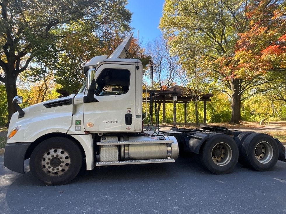 Day Cab Tractor-Heavy Duty Tractors-Freightliner-2020-T12664ST-Wilkes Barre-PA-422,584\n\t\tmiles-$ 49,750 - Image 4