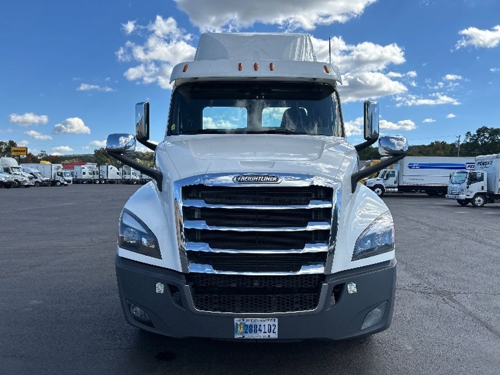 Day Cab Tractor-Heavy Duty Tractors-Freightliner-2020-T12664ST-Wilkes Barre-PA-426,853\n\t\tmiles-$ 49,500 - Image 2
