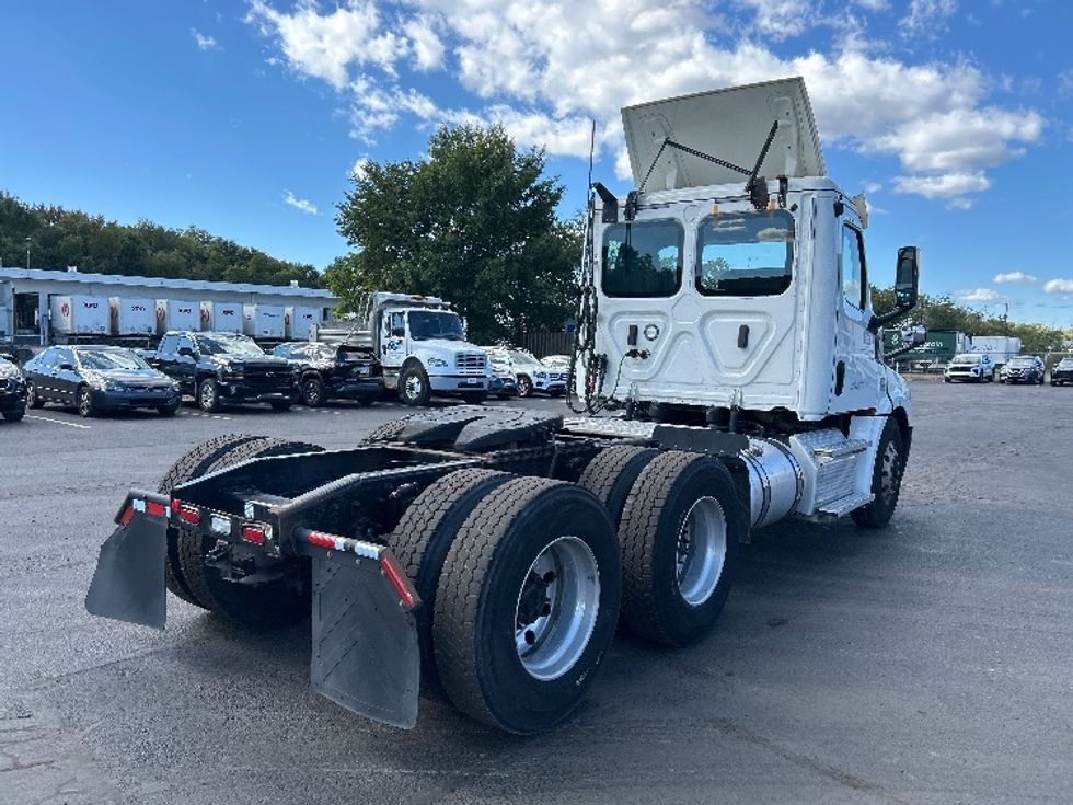 Day Cab Tractor-Heavy Duty Tractors-Freightliner-2020-T12664ST-Wilkes Barre-PA-426,853\n\t\tmiles-$ 49,500 - Image 7