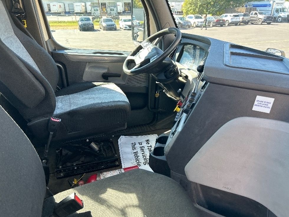 Day Cab Tractor-Heavy Duty Tractors-Freightliner-2020-T12664ST-Wilkes Barre-PA-431,957\n\t\tmiles-$ 49,250 - Image 14