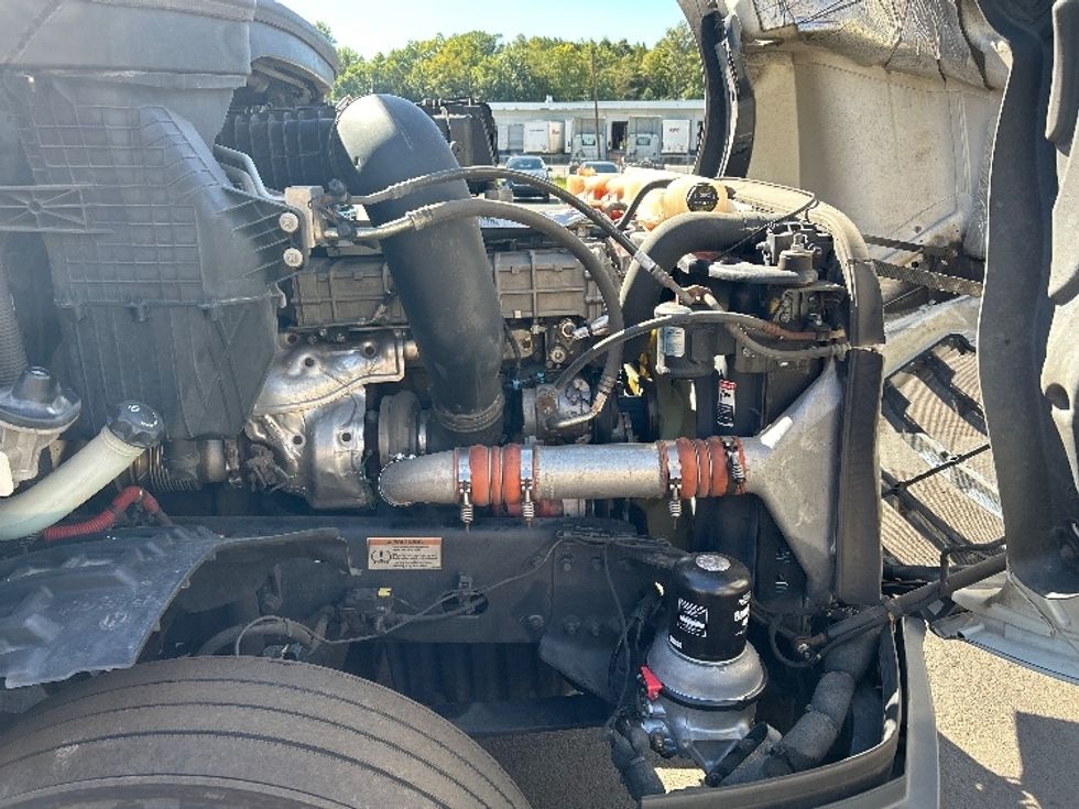 Day Cab Tractor-Heavy Duty Tractors-Freightliner-2020-T12664ST-Wilkes Barre-PA-431,957\n\t\tmiles-$ 49,250 - Image 15