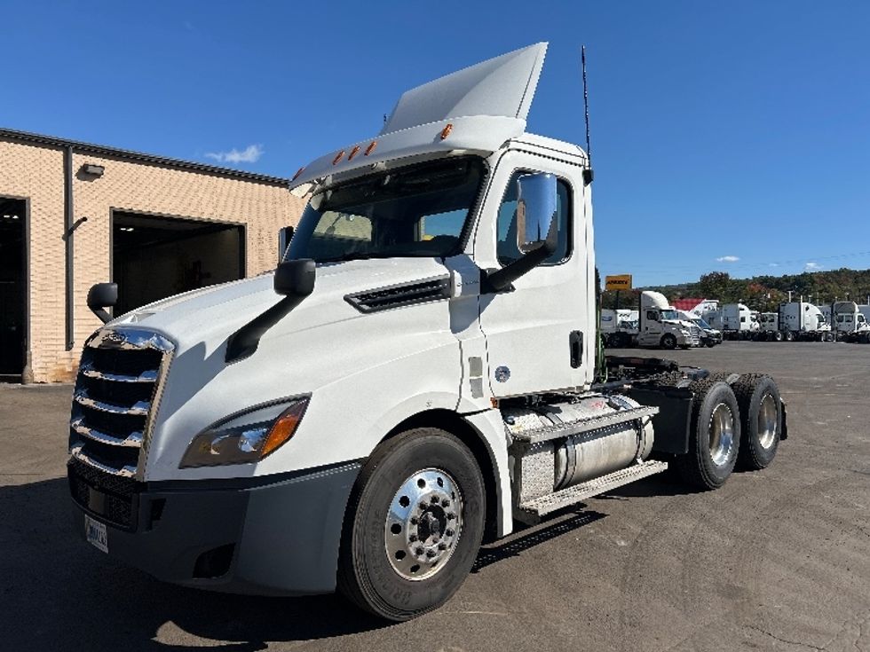 Day Cab Tractor-Heavy Duty Tractors-Freightliner-2020-T12664ST-Wilkes Barre-PA-431,957\n\t\tmiles-$ 49,250 - Image 3