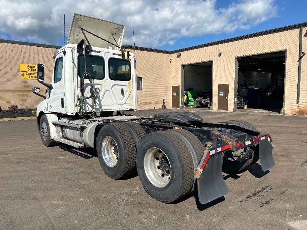 Day Cab Tractor-Heavy Duty Tractors-Freightliner-2020-T12664ST-Wilkes Barre-PA-431,957\n\t\tmiles-$ 49,250 - Image 5