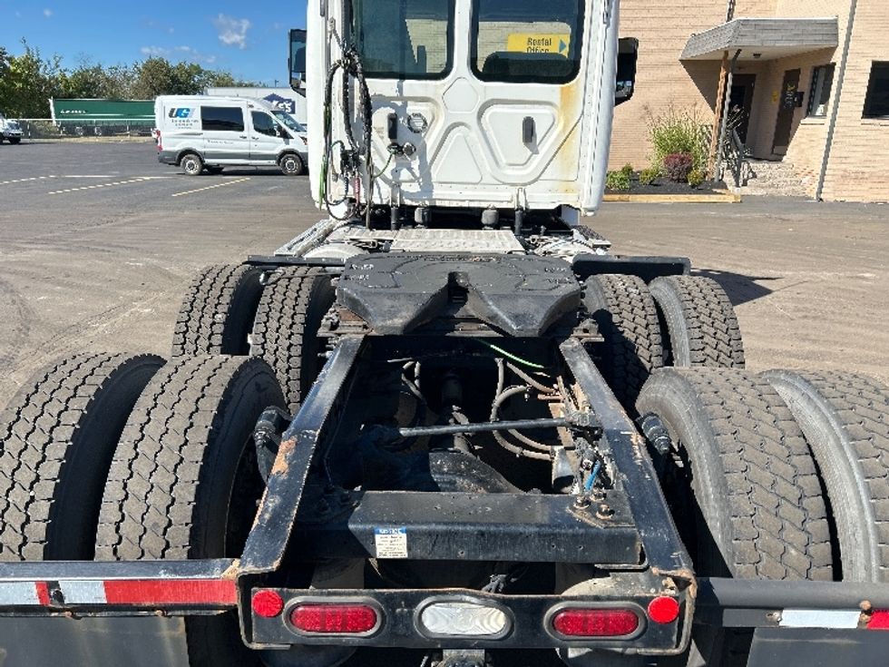 Day Cab Tractor-Heavy Duty Tractors-Freightliner-2020-T12664ST-Wilkes Barre-PA-431,957\n\t\tmiles-$ 49,250 - Image 6