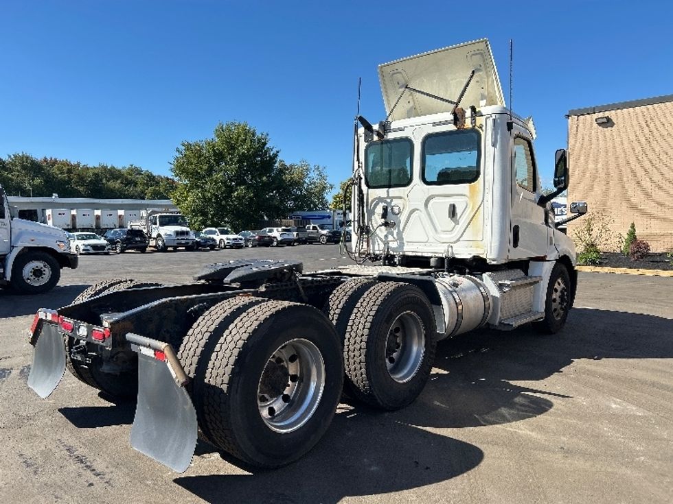 Day Cab Tractor-Heavy Duty Tractors-Freightliner-2020-T12664ST-Wilkes Barre-PA-431,957\n\t\tmiles-$ 49,250 - Image 7