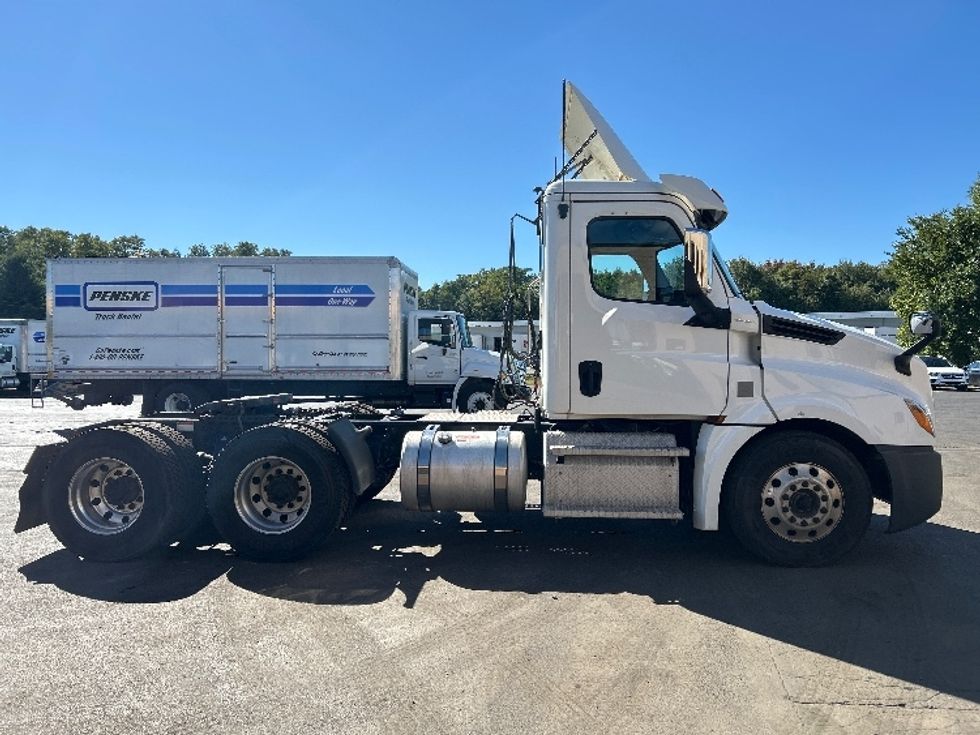 Day Cab Tractor-Heavy Duty Tractors-Freightliner-2020-T12664ST-Wilkes Barre-PA-431,957\n\t\tmiles-$ 49,250 - Image 8