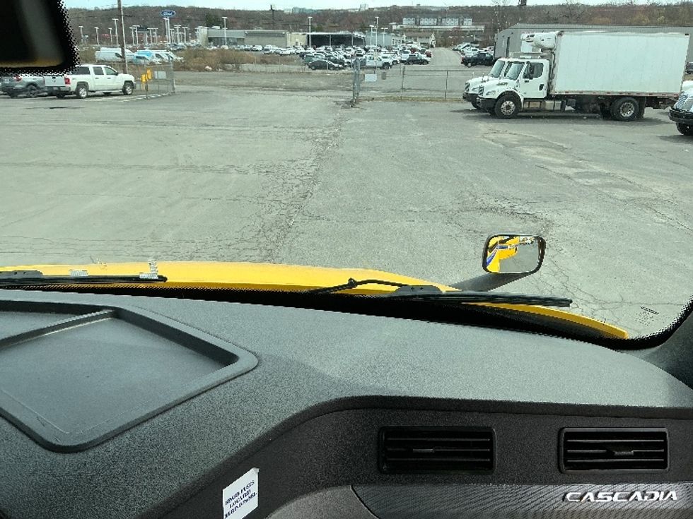 Day Cab Tractor-Heavy Duty Tractors-Freightliner-2020-T12664ST-Wilkes Barre-PA-473,939\n\t\tmiles-$ 42,250 - Image 13