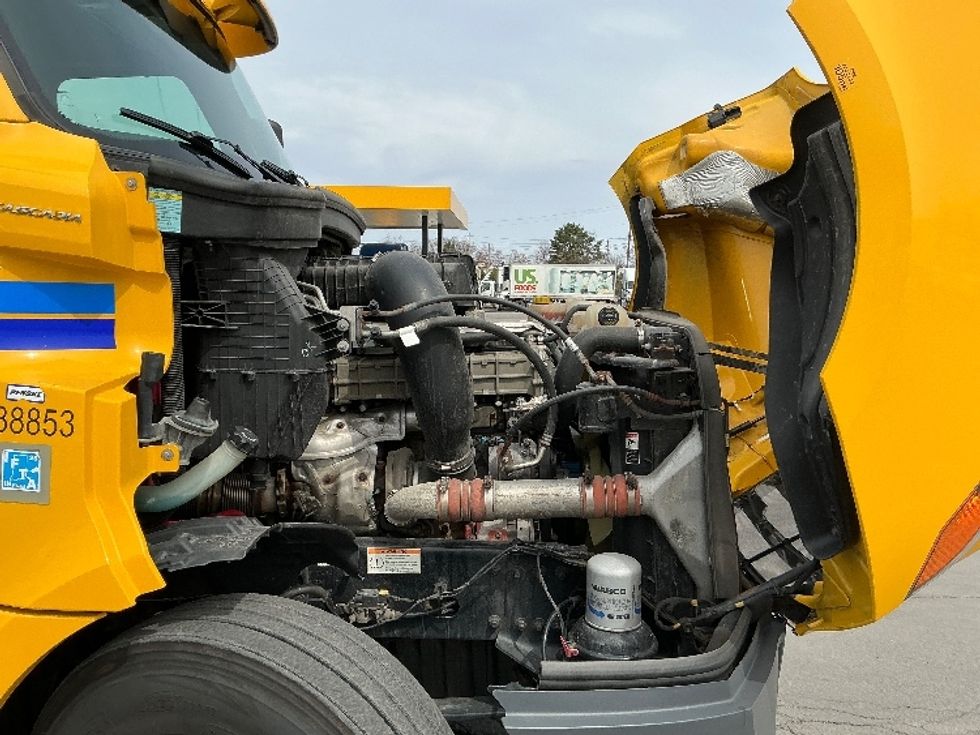 Day Cab Tractor-Heavy Duty Tractors-Freightliner-2020-T12664ST-Wilkes Barre-PA-473,939\n\t\tmiles-$ 42,250 - Image 15