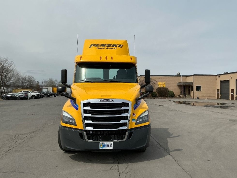 Day Cab Tractor-Heavy Duty Tractors-Freightliner-2020-T12664ST-Wilkes Barre-PA-473,939\n\t\tmiles-$ 42,250 - Image 2