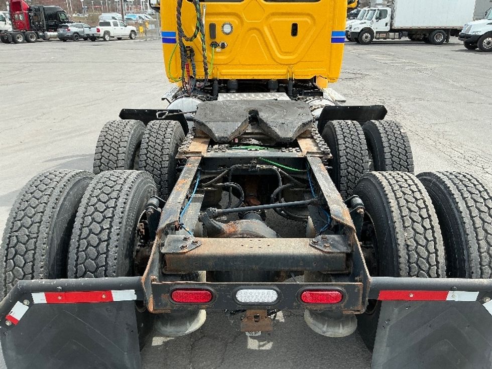 Day Cab Tractor-Heavy Duty Tractors-Freightliner-2020-T12664ST-Wilkes Barre-PA-473,939\n\t\tmiles-$ 42,250 - Image 6