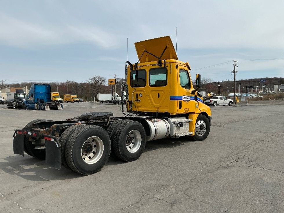 Day Cab Tractor-Heavy Duty Tractors-Freightliner-2020-T12664ST-Wilkes Barre-PA-473,939\n\t\tmiles-$ 42,250 - Image 7